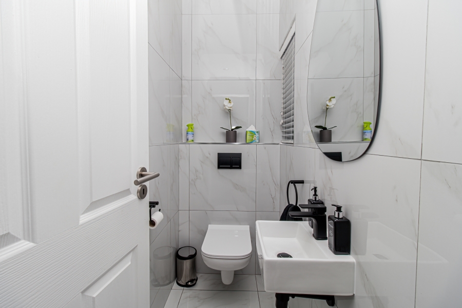 4 Bedroom Property for Sale in Sandown Western Cape